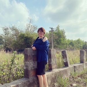 Meet your Posher, Tieu khanh